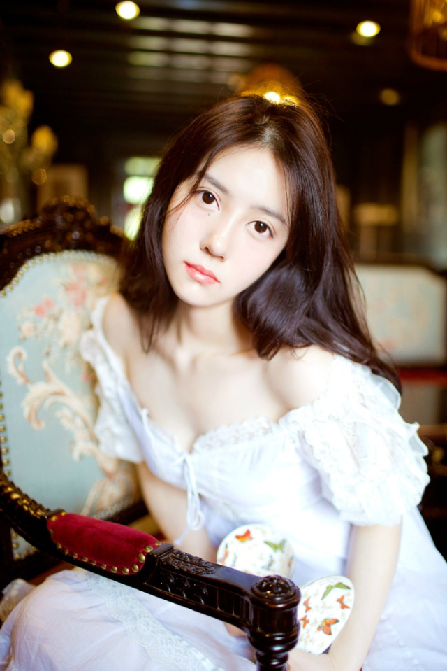 “唉~”